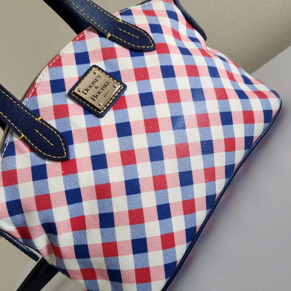 Cute Dooney & Bourke Plaid Small Bag. - Picture 2 of 10